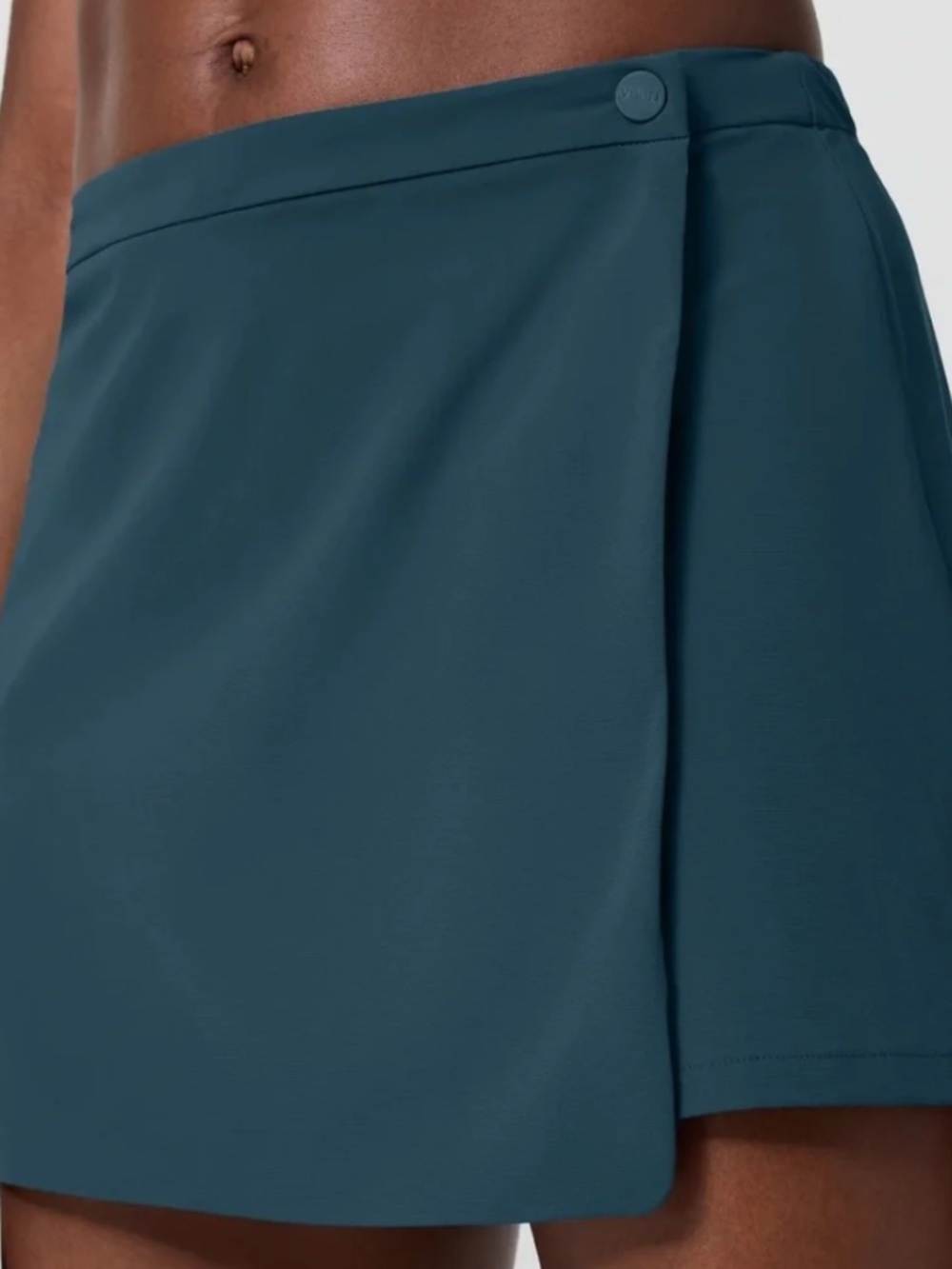 VUORI Miles Sport Skirt in Moss
